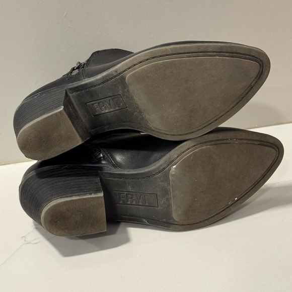 Frye - Judith Zip Bootie - Black Leather - Picture 9 of 13